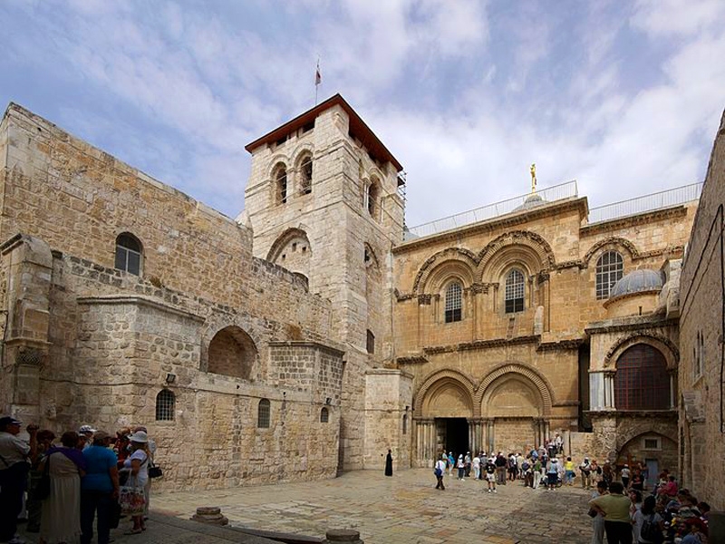 http://www.escrowtours.com/upload/gallery/holy_sepulchre.jpg